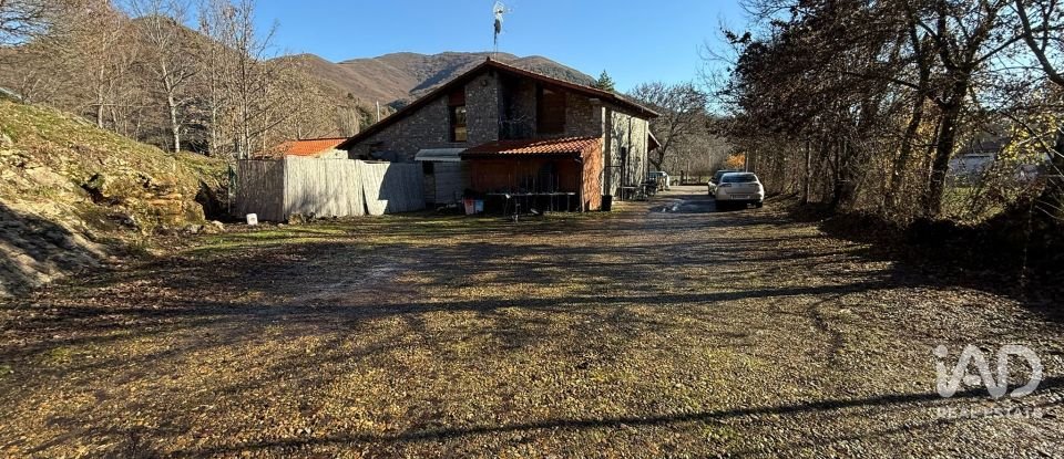 Casa rural 3 habitacions de 320 m² a Valdepiélago (24847)