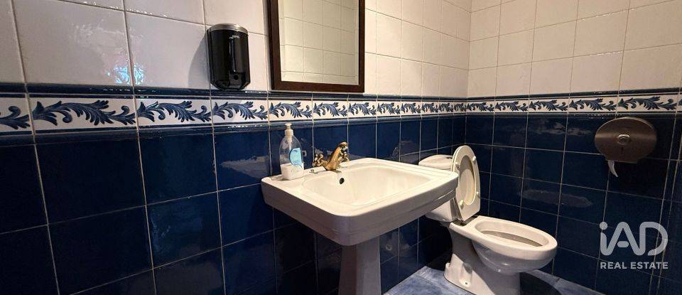 Casa rural 3 habitacions de 320 m² a Valdepiélago (24847)